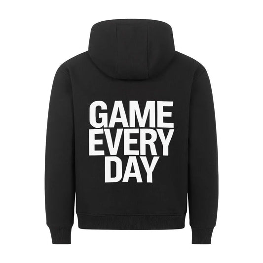 Schwarzer Hoodie mit großem weißen Rückenprint „GAME EVERY DAY“ in Blockschrift