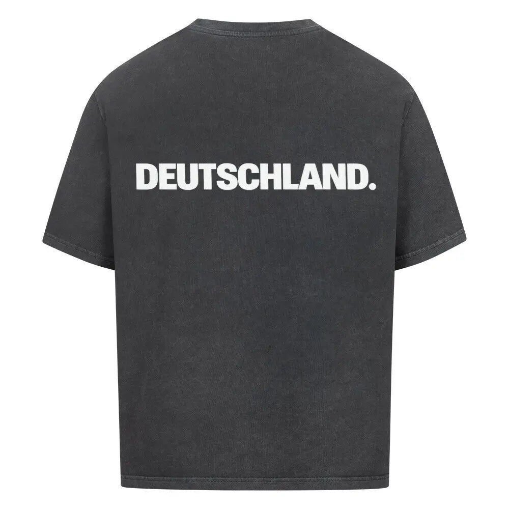 Oversized Fußball-Fanshirt der deutschen Nationalmannschaft in ausgewaschener schwarzer Optik im modernen Streetwear-Stil für einen lässigen und sportlichen Look.