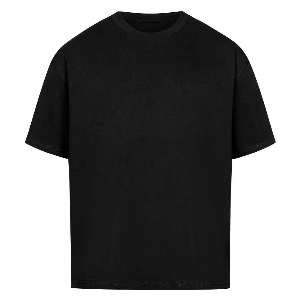 Oversized Fußball-Fanshirt der Schweizer Nationalmannschaft in Schwarz mit modernem Streetwear-Fit für einen sportlichen und lässigen Look.